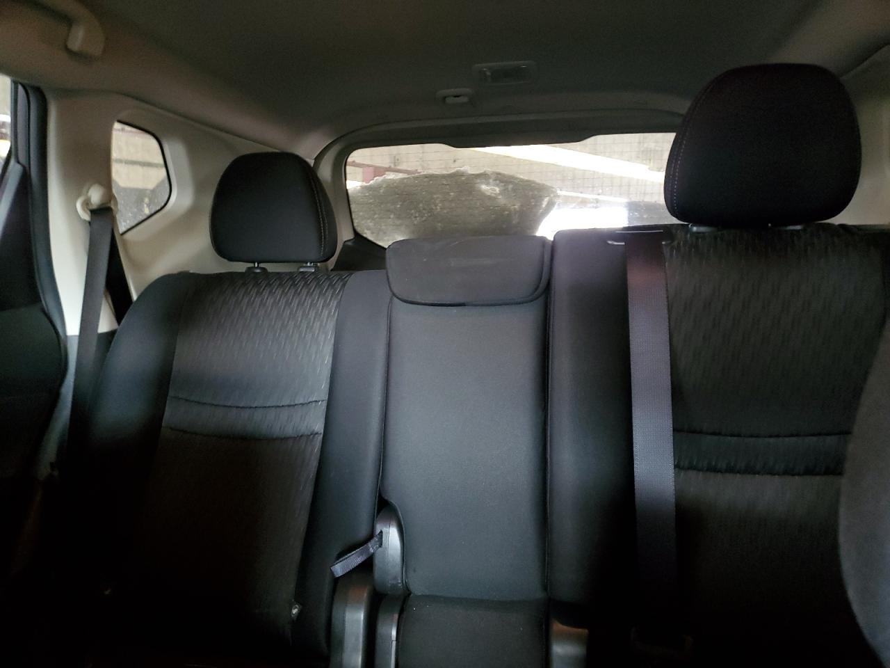 2017 Nissan Rogue - Image 10