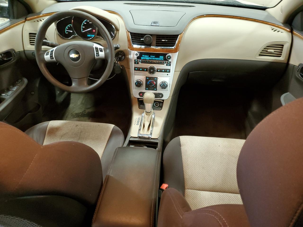 2011 Chevrolet Malibu - Image 8