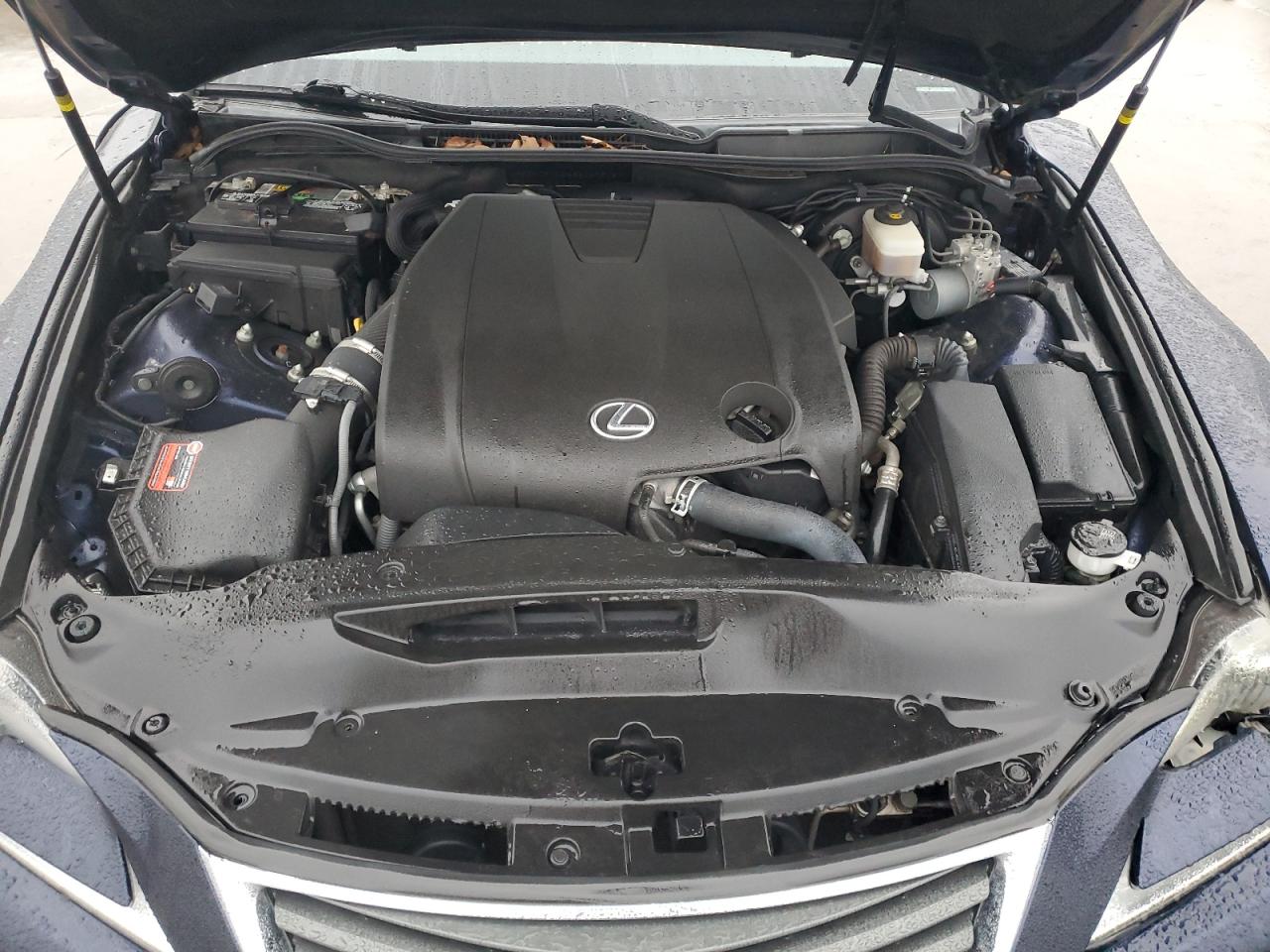 2014 Lexus IS - Image 11