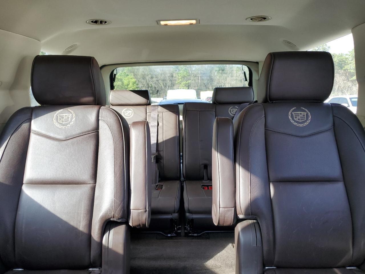2013 Cadillac Escalade - Image 10