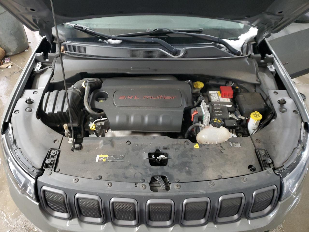 2022 Jeep Compass - Image 12