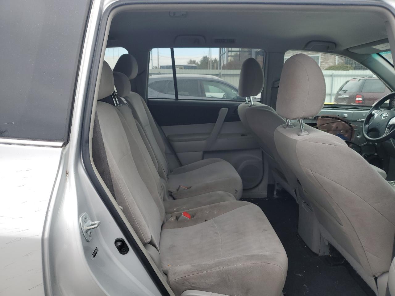 2013 Toyota Highlander - Image 11