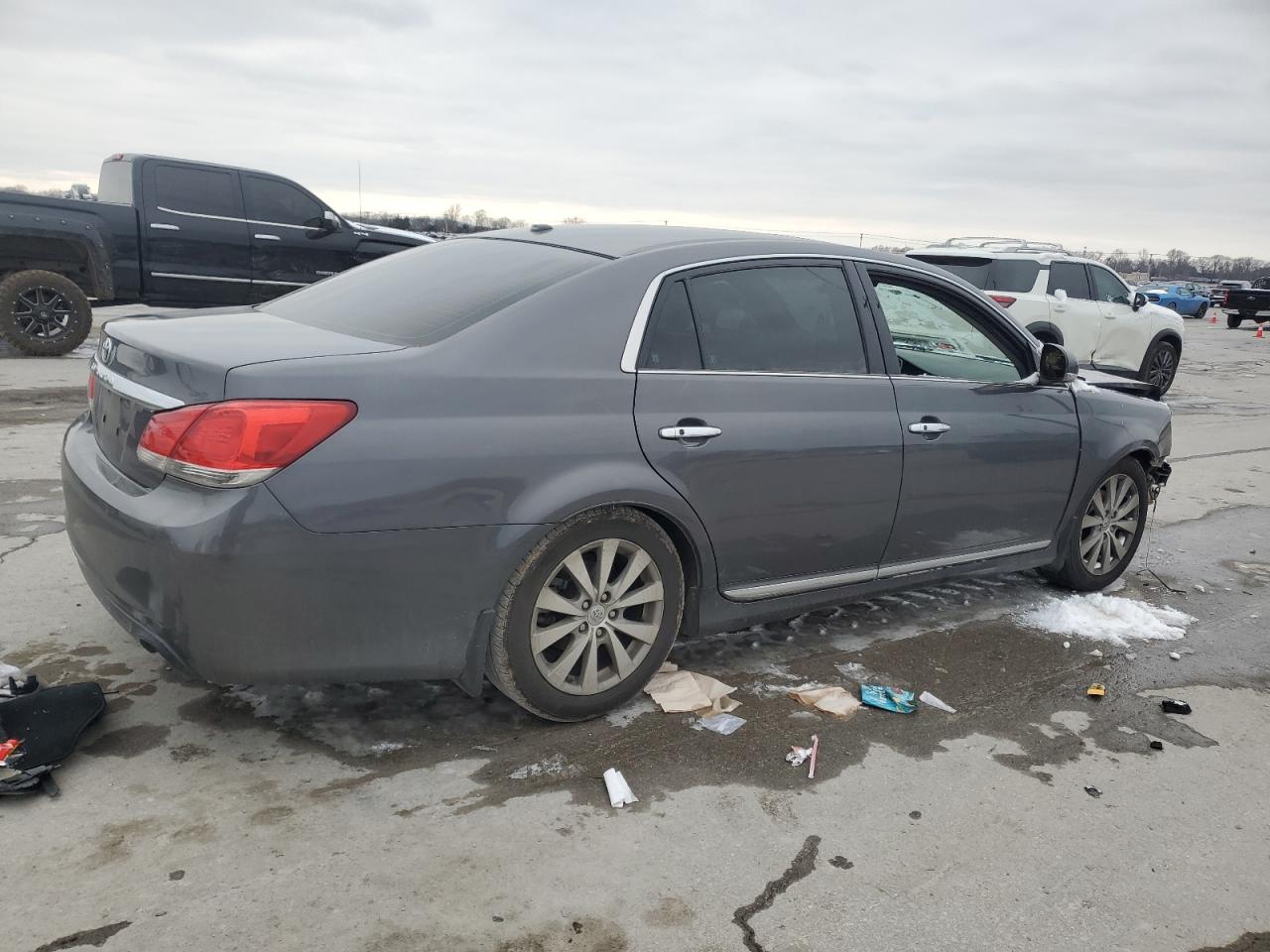 2012 Toyota Avalon - Image 3