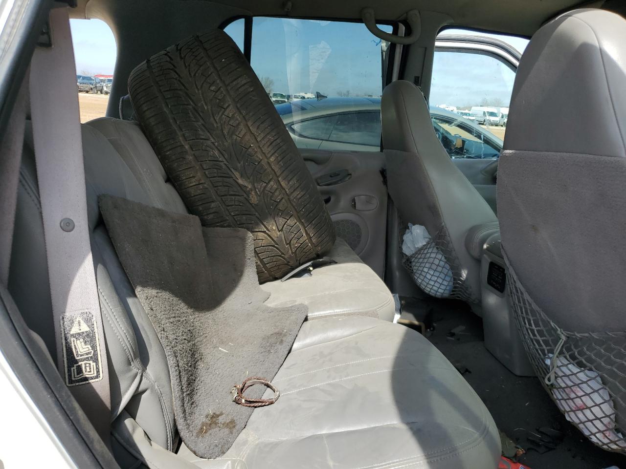1999 Ford Expedition - Image 10