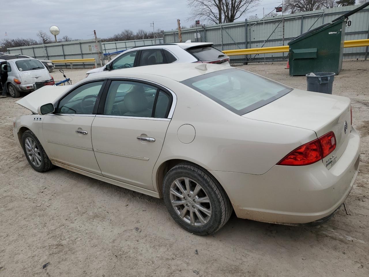 2011 Buick Lucerne - Image 2