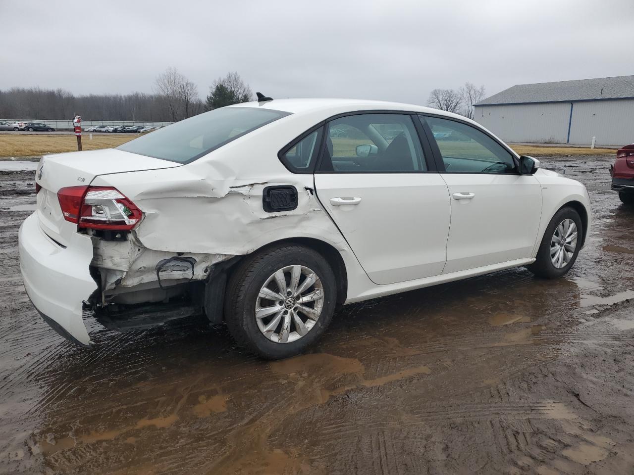 2015 Volkswagen Passat - Image 3