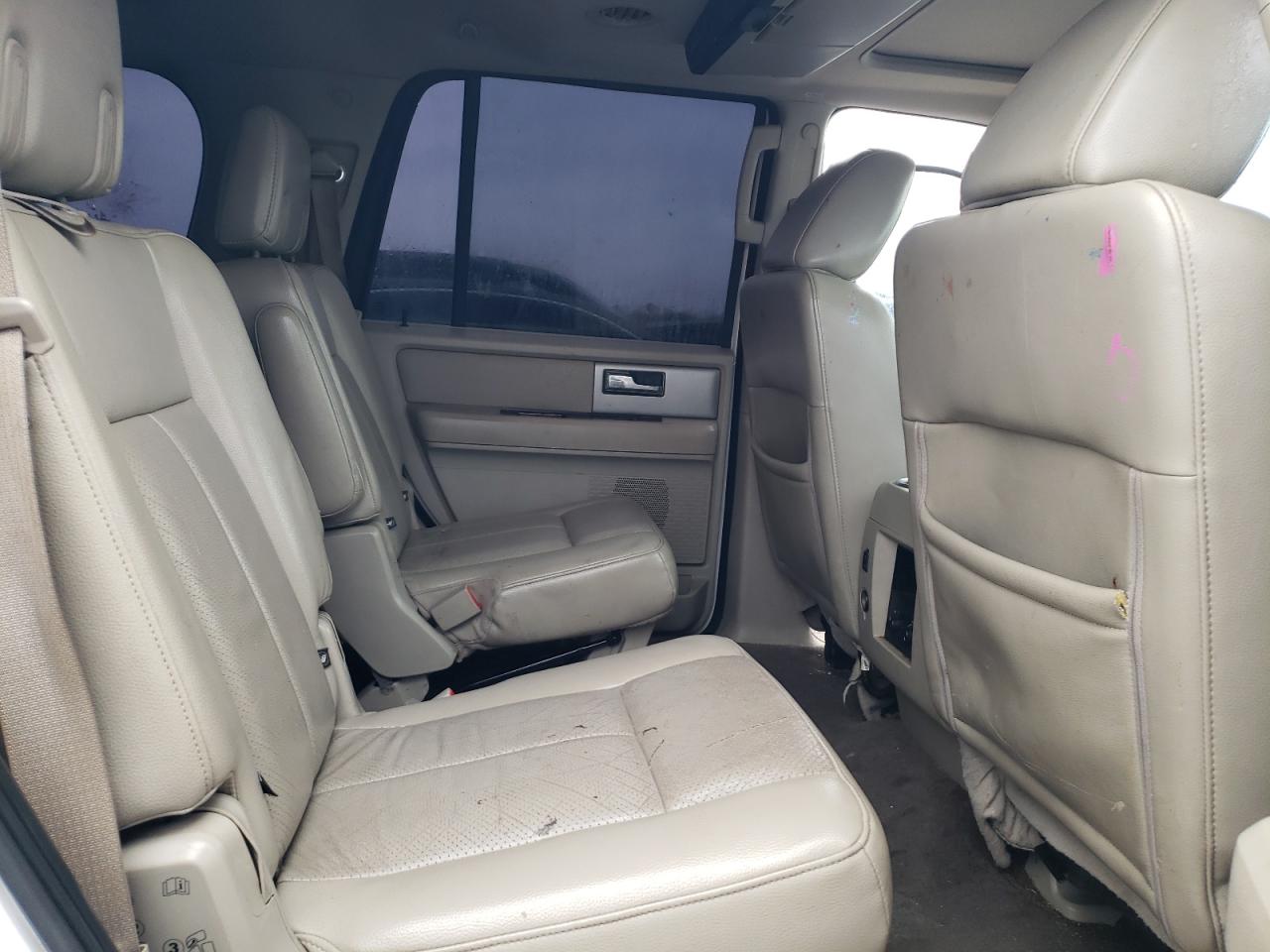 2010 Ford Expedition - Image 11