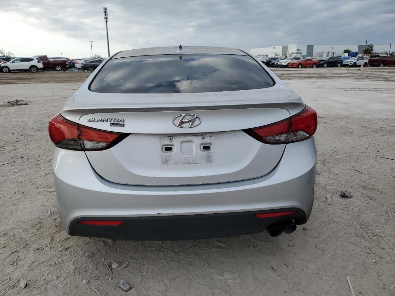 2014 Hyundai Elantra - Image 6