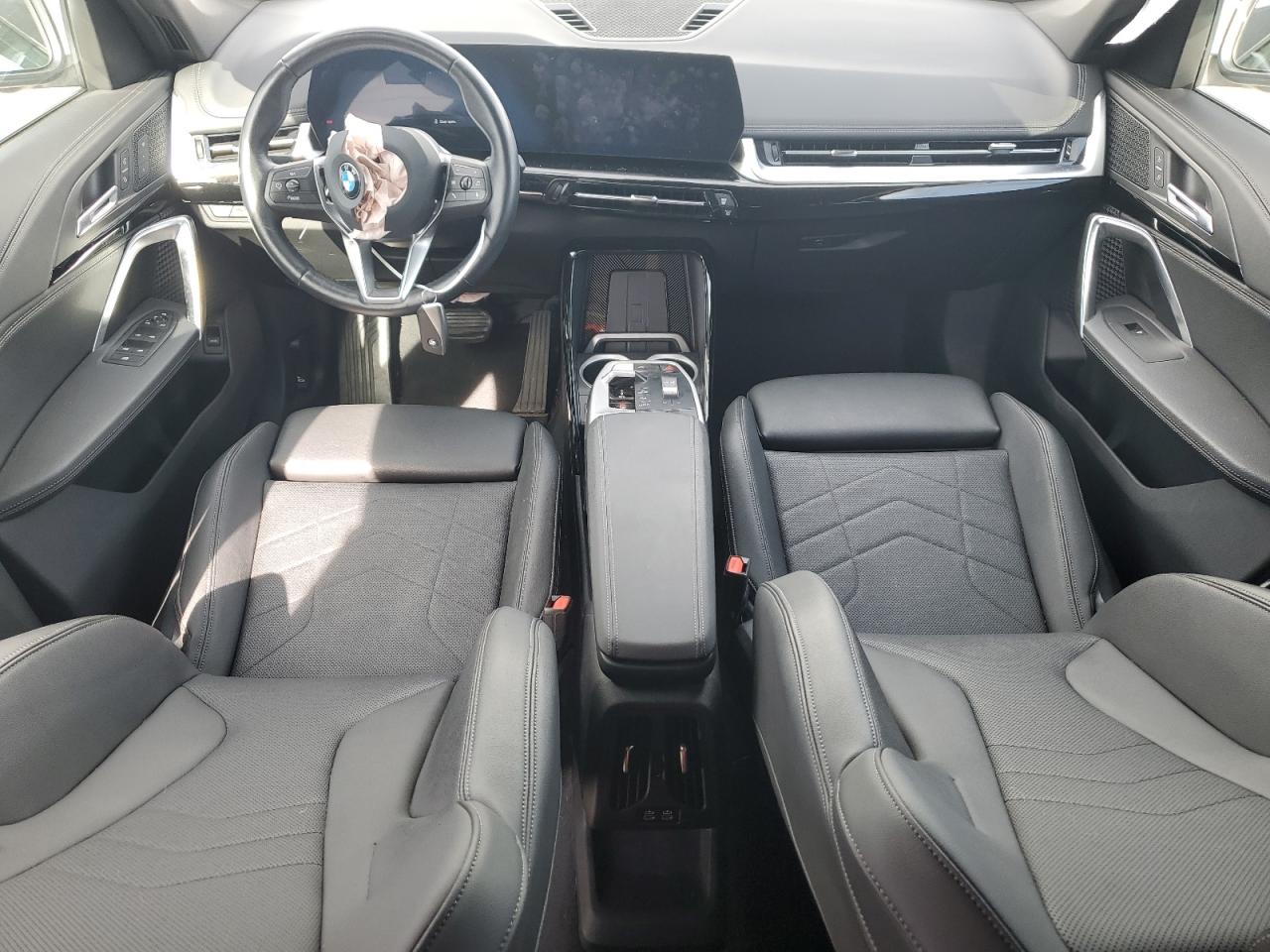 2023 BMW X1 - Image 8