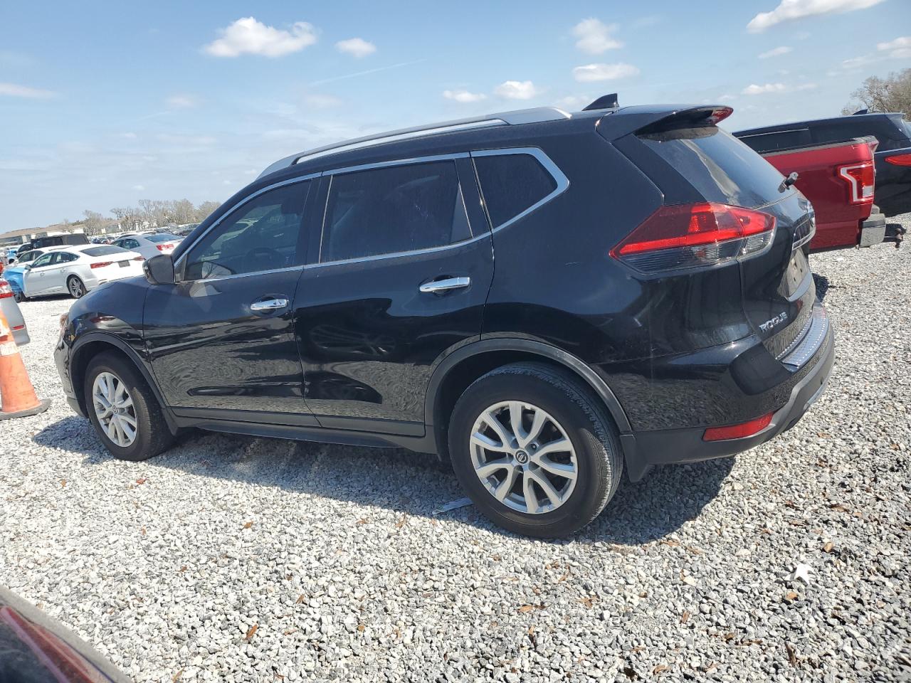 2020 Nissan Rogue - Image 2