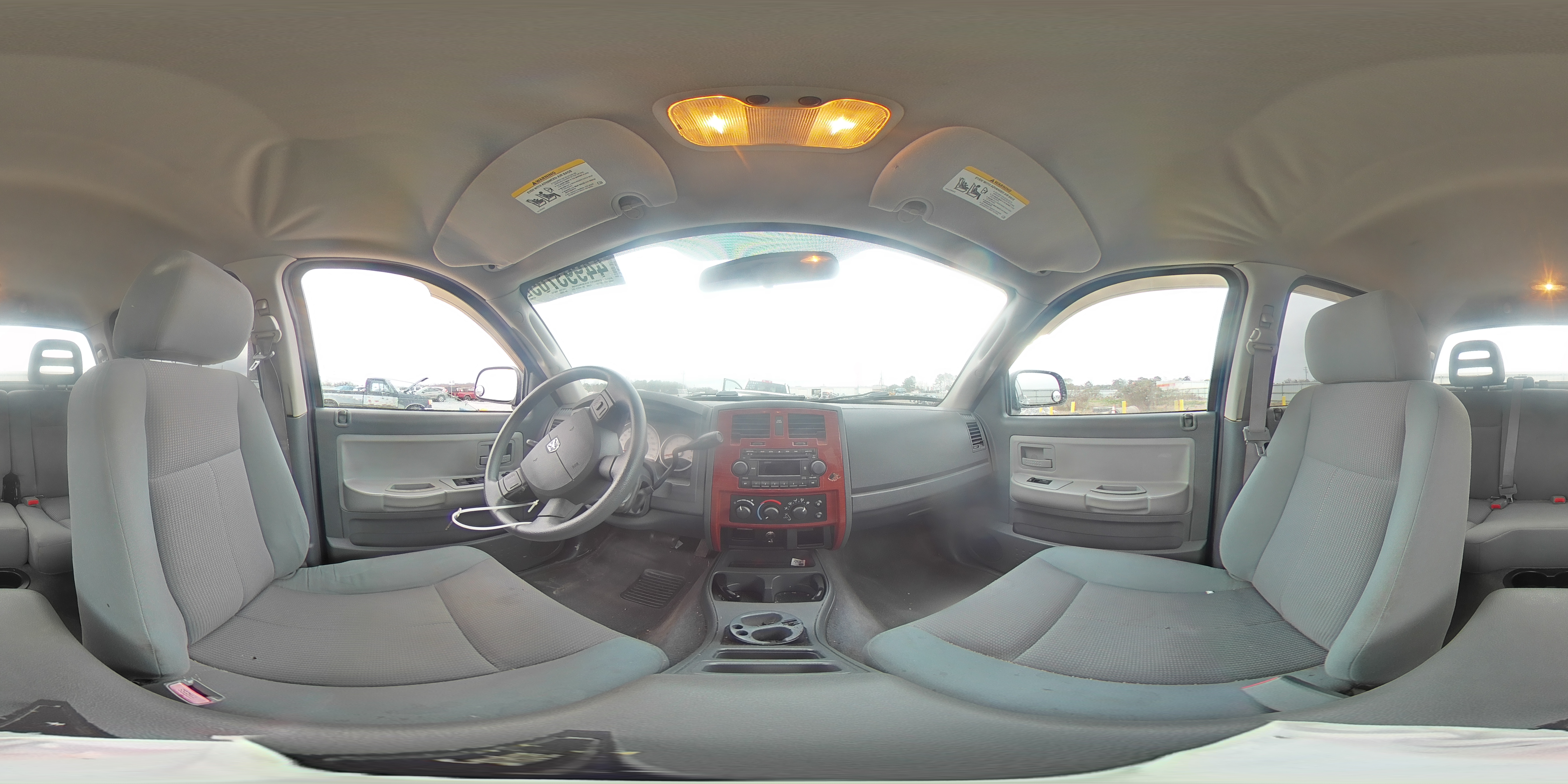 2005 Dodge Dakota - Image 13