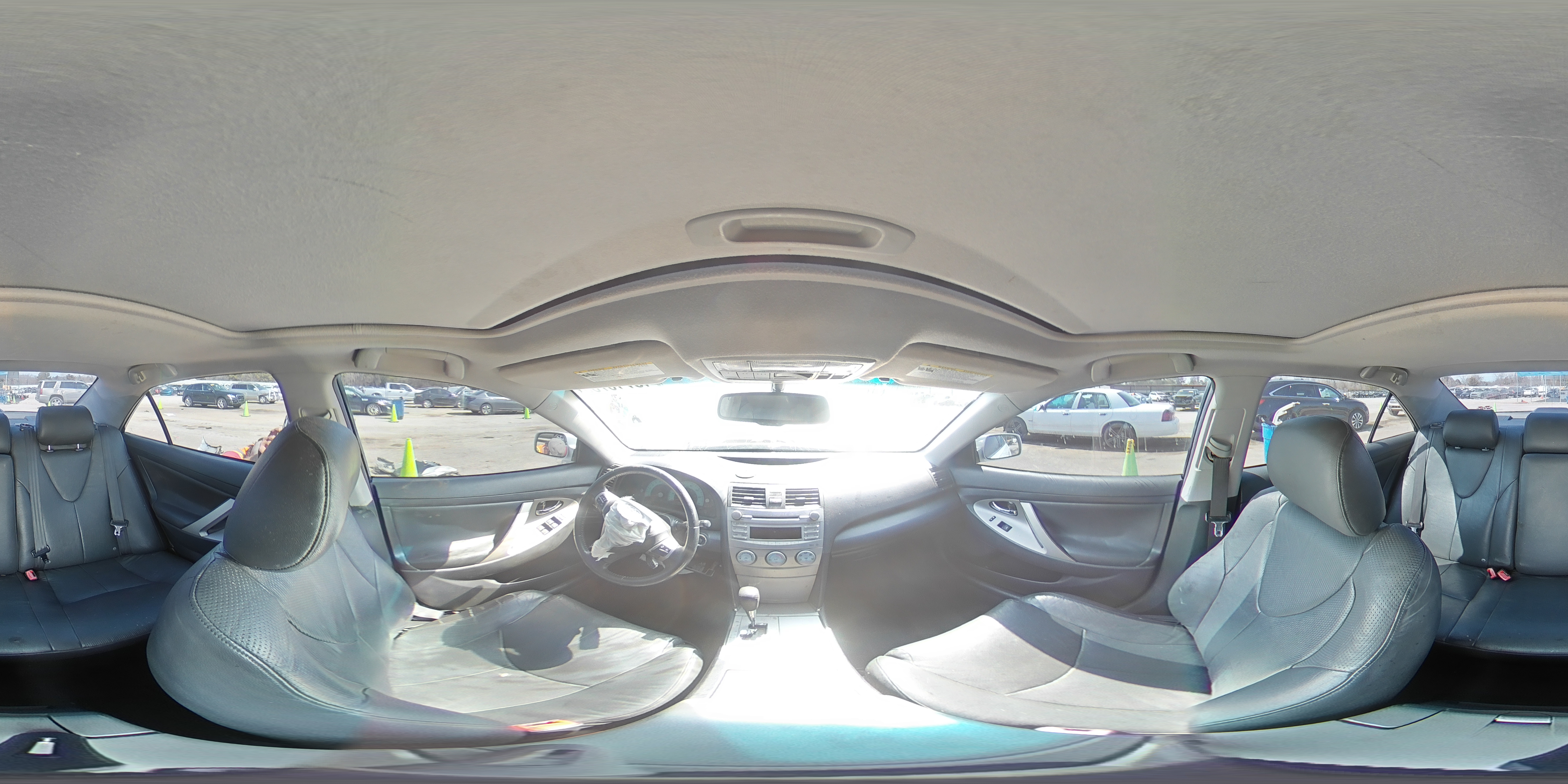 2010 Toyota Camry - Image 12