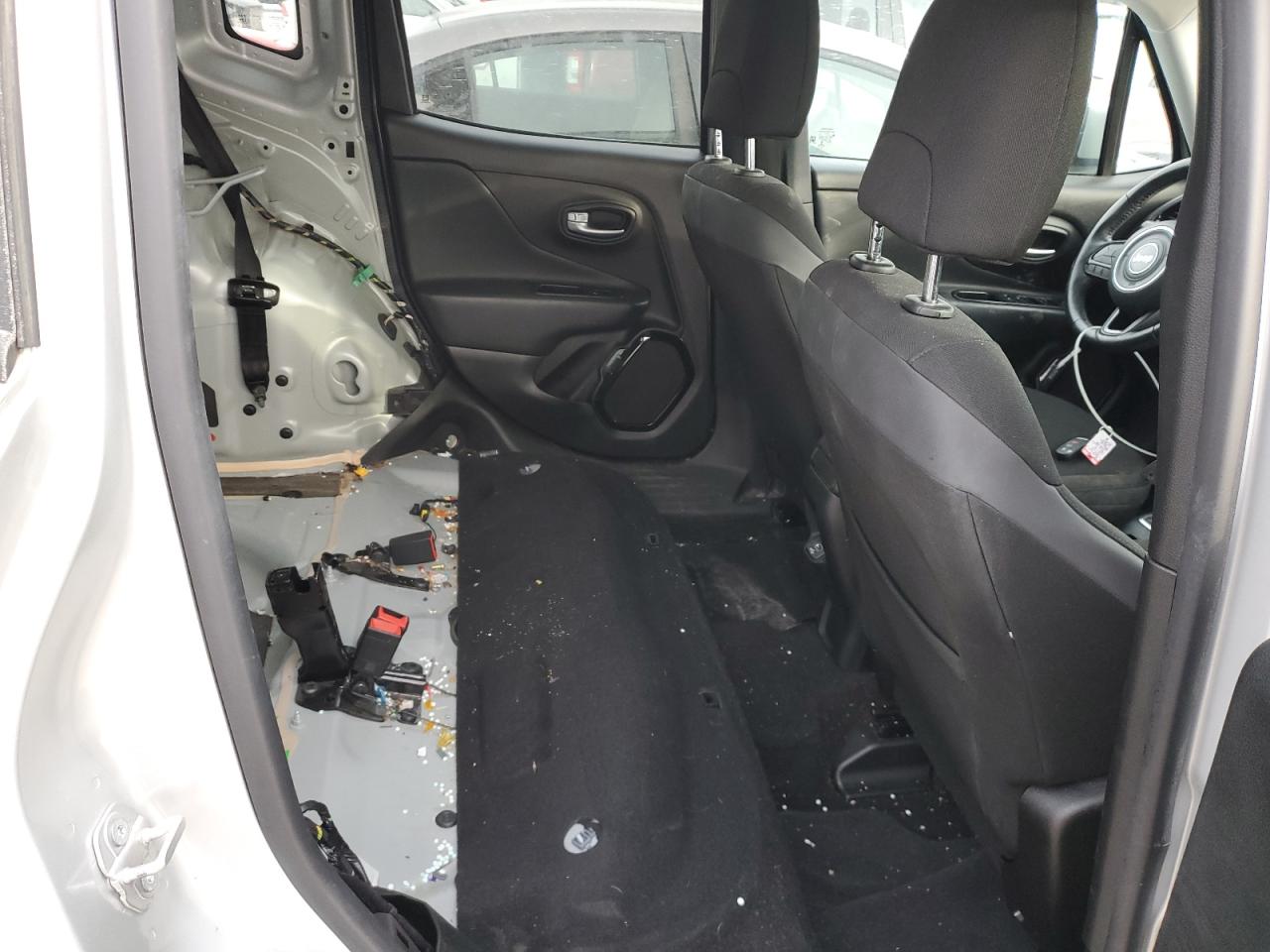 2019 Jeep Renegade - Image 11