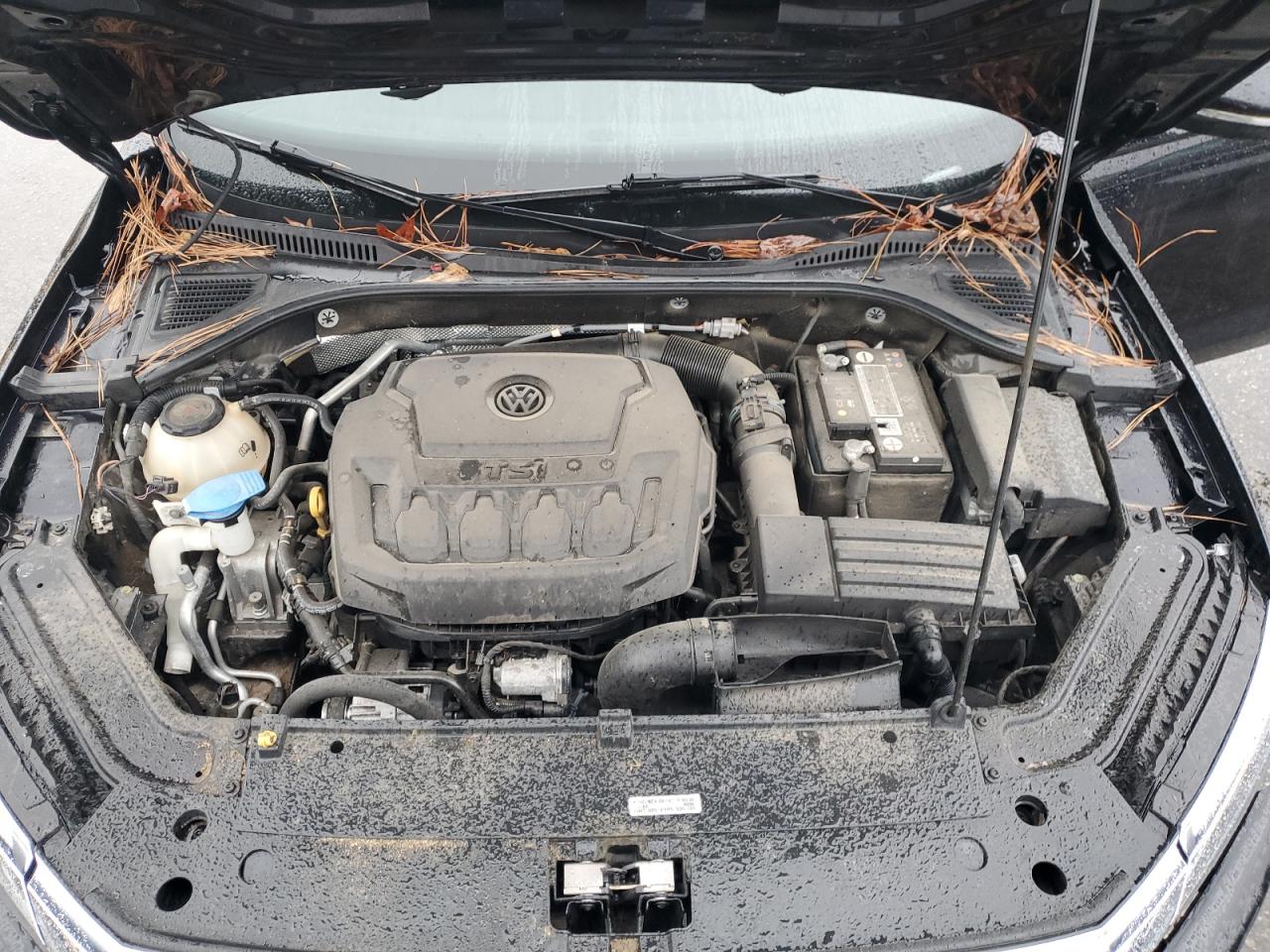 2021 Volkswagen Passat - Image 11