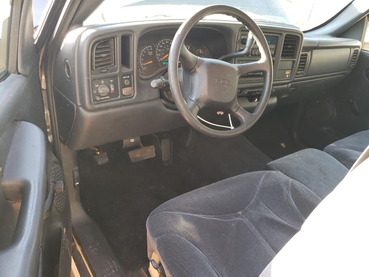 2000 GMC Sierra - Image 8