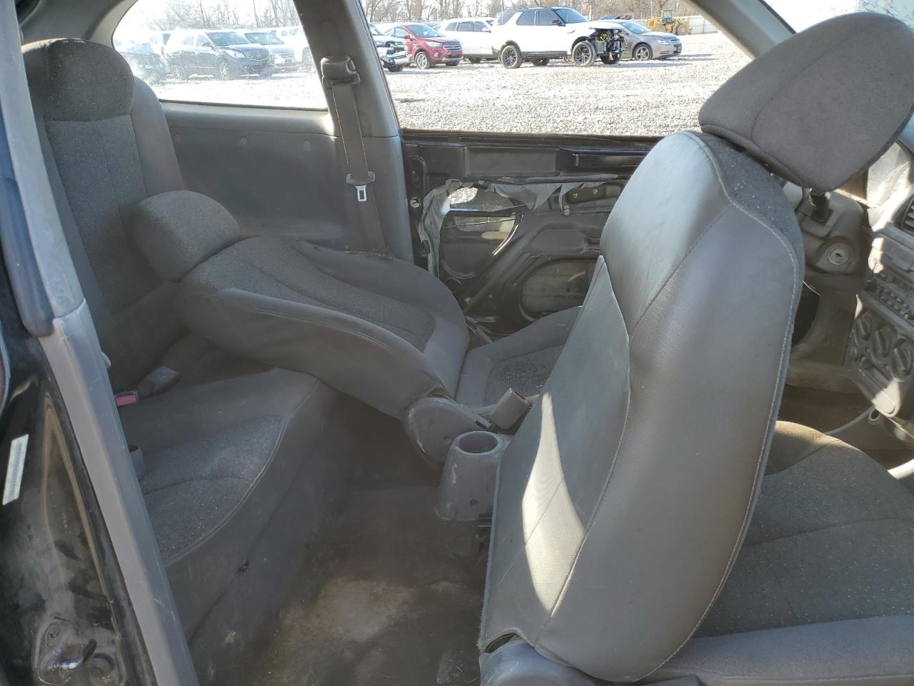 2002 Hyundai Accent - Image 10
