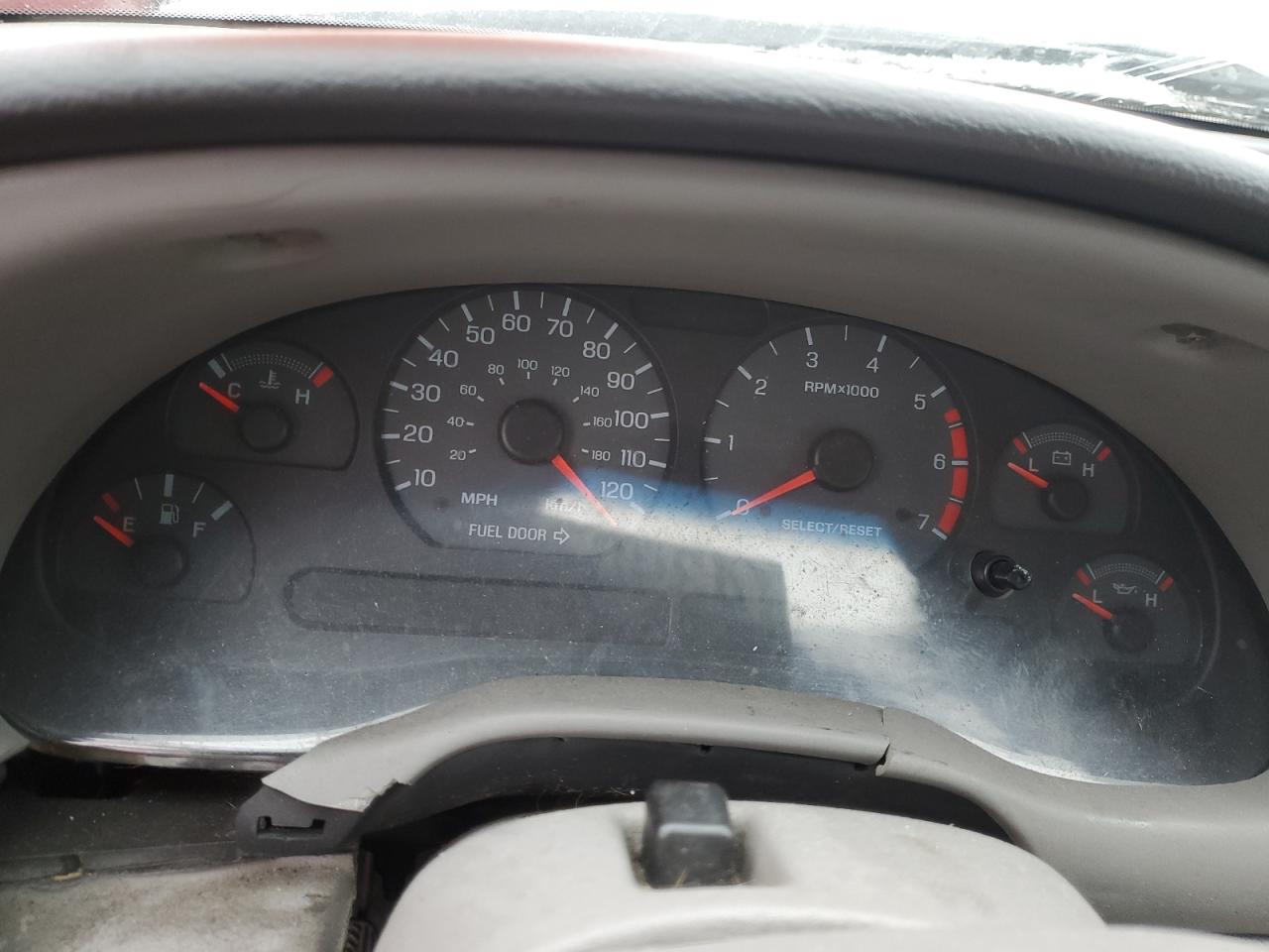 2000 Ford Mustang - Image 9