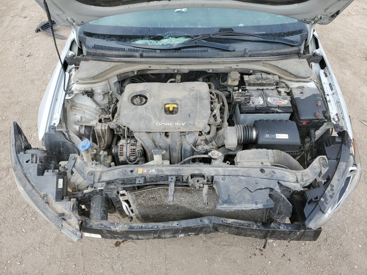 2018 Hyundai Elantra - Image 12