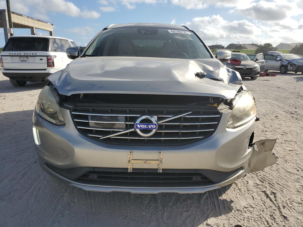 2016 Volvo XC60 - Image 5