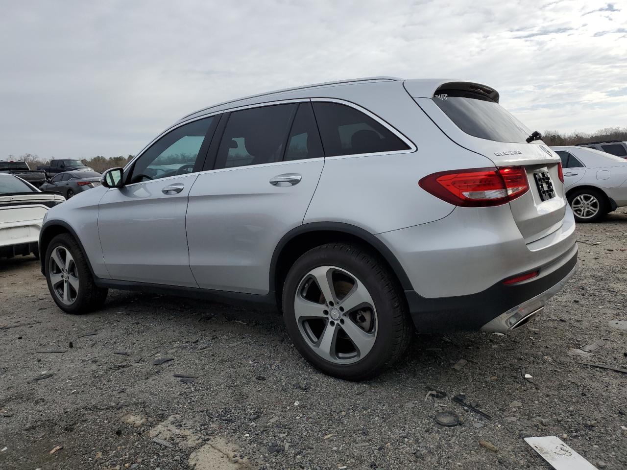 2017 Mercedes-Benz GLC - Image 2