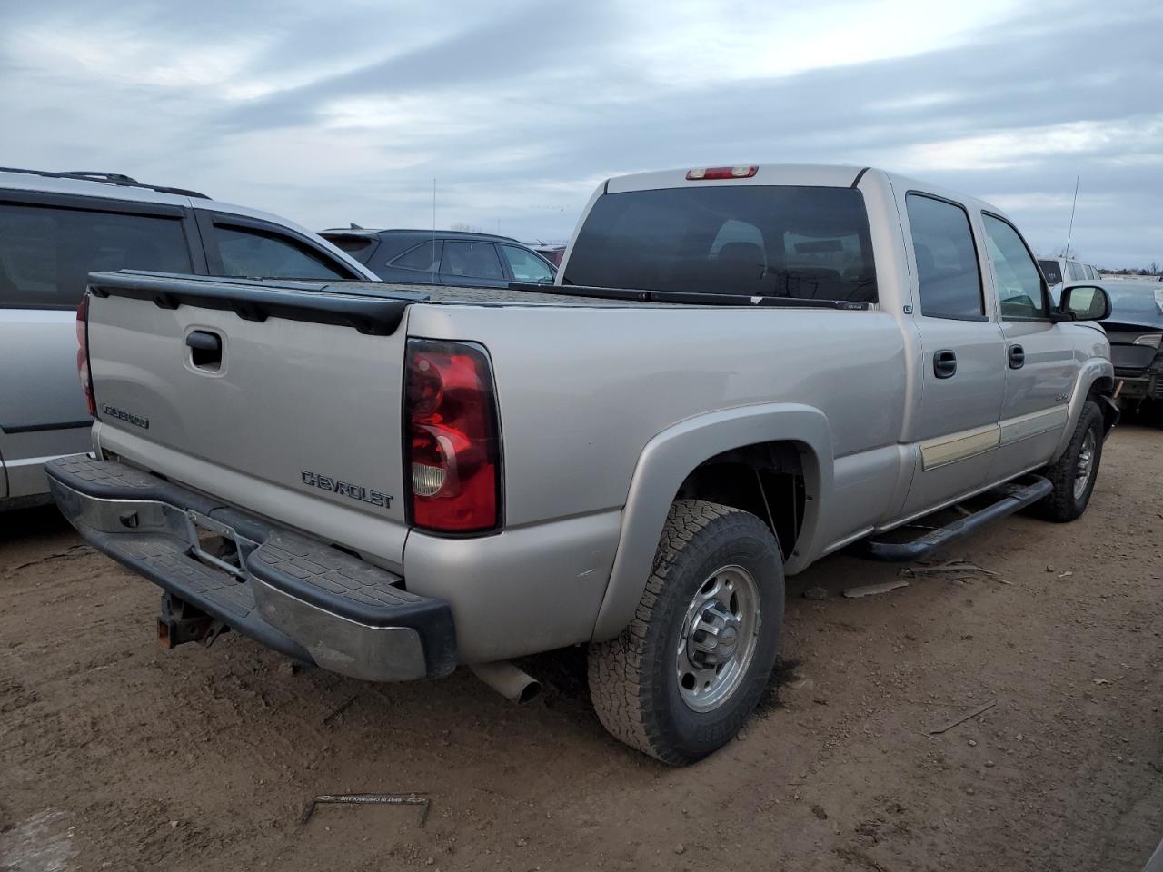2004 Chevrolet Silverado - Image 3