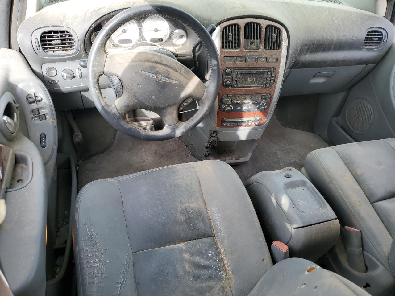 2006 Chrysler Town & Country - Image 8
