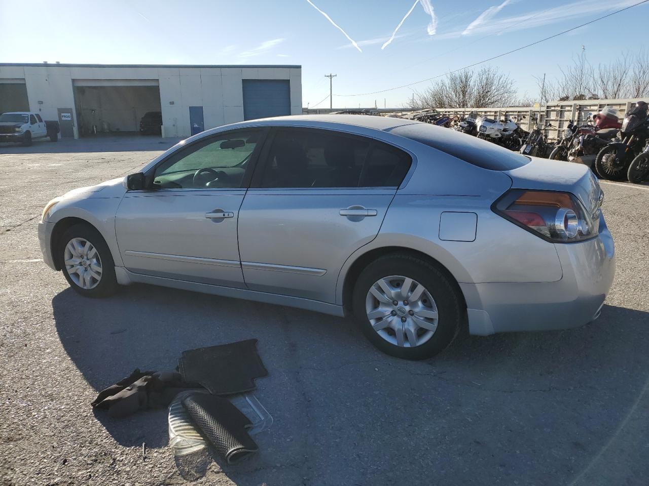 2010 Nissan Altima - Image 2