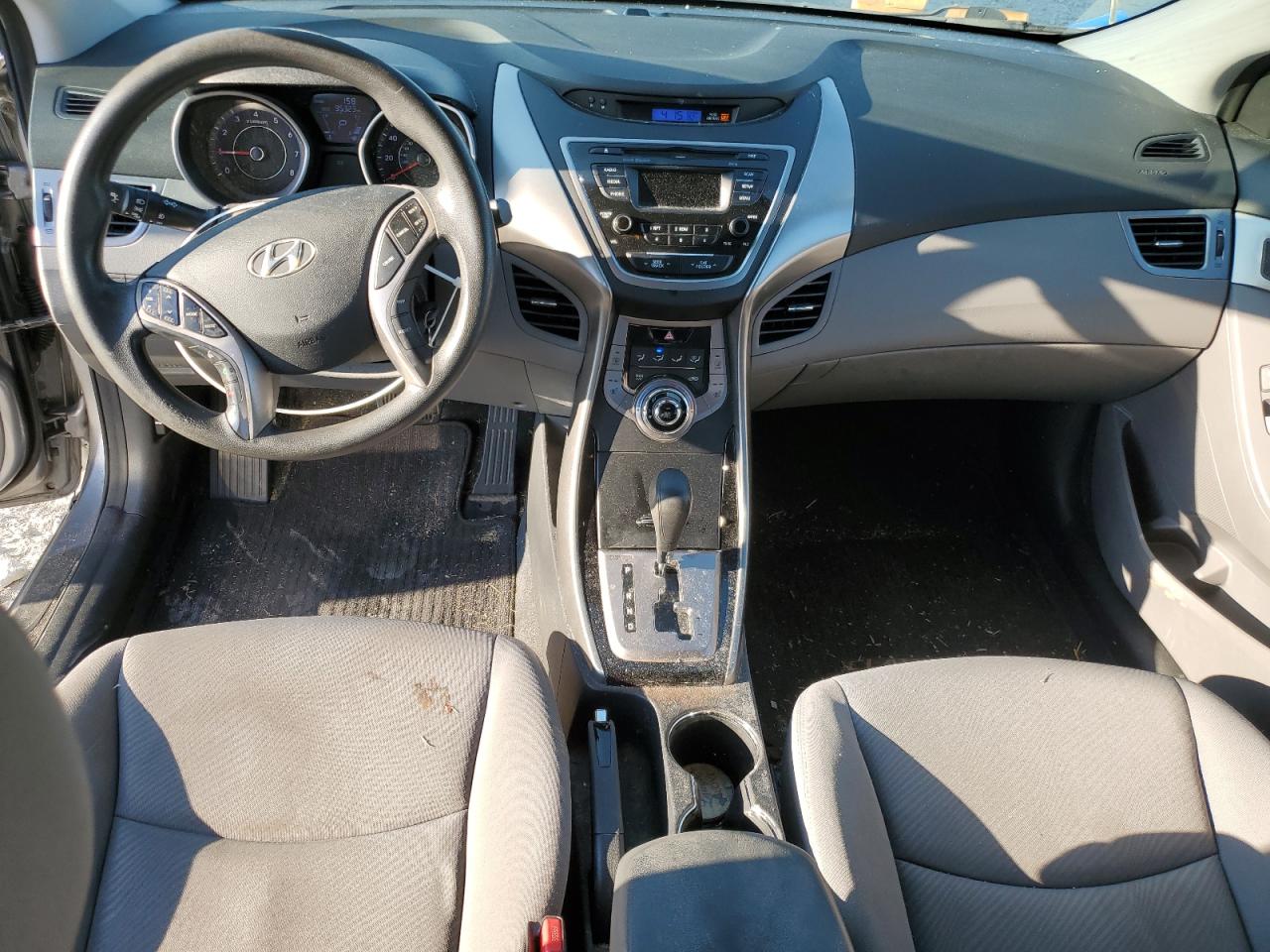 2013 Hyundai Elantra - Image 8
