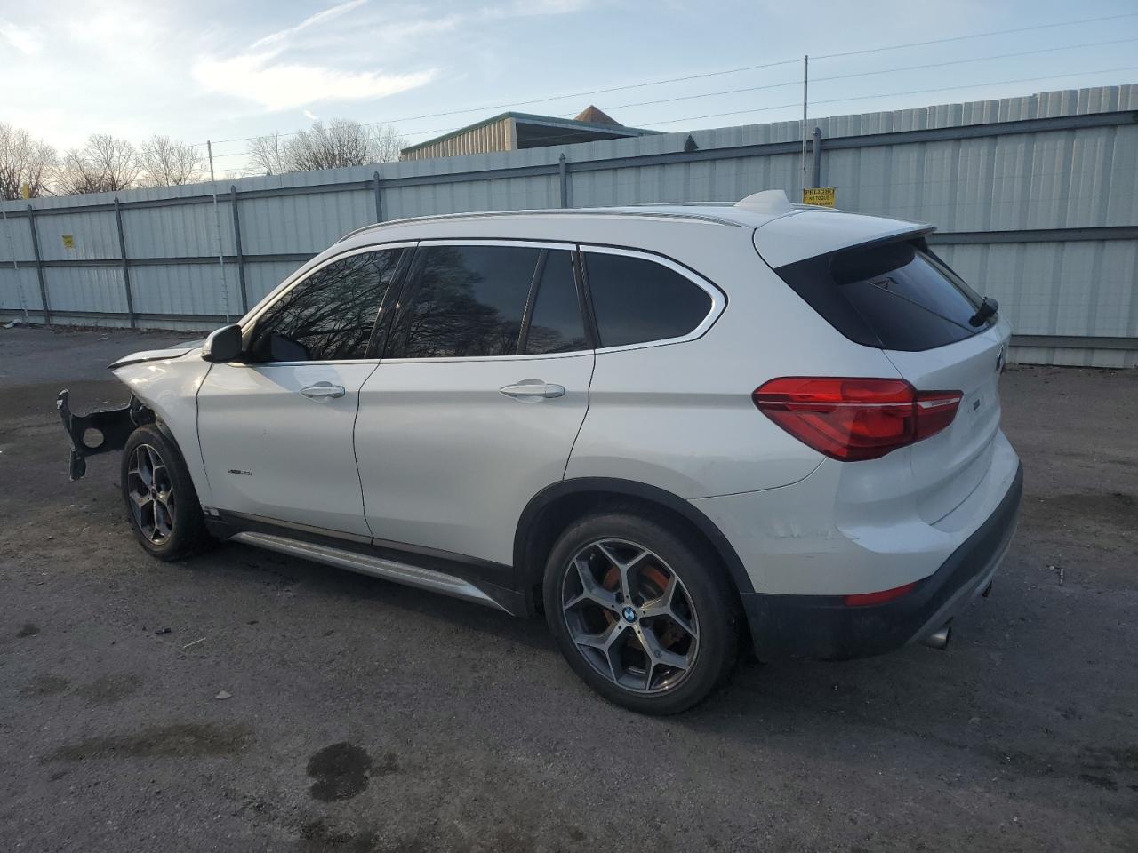 2018 BMW X1 - Image 2