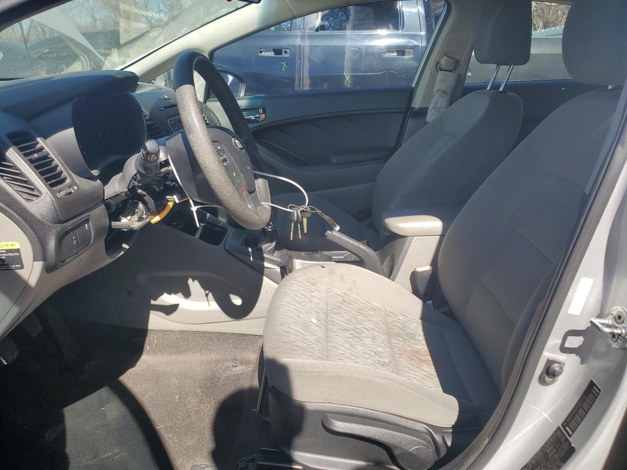 2015 Kia Forte - Image 7