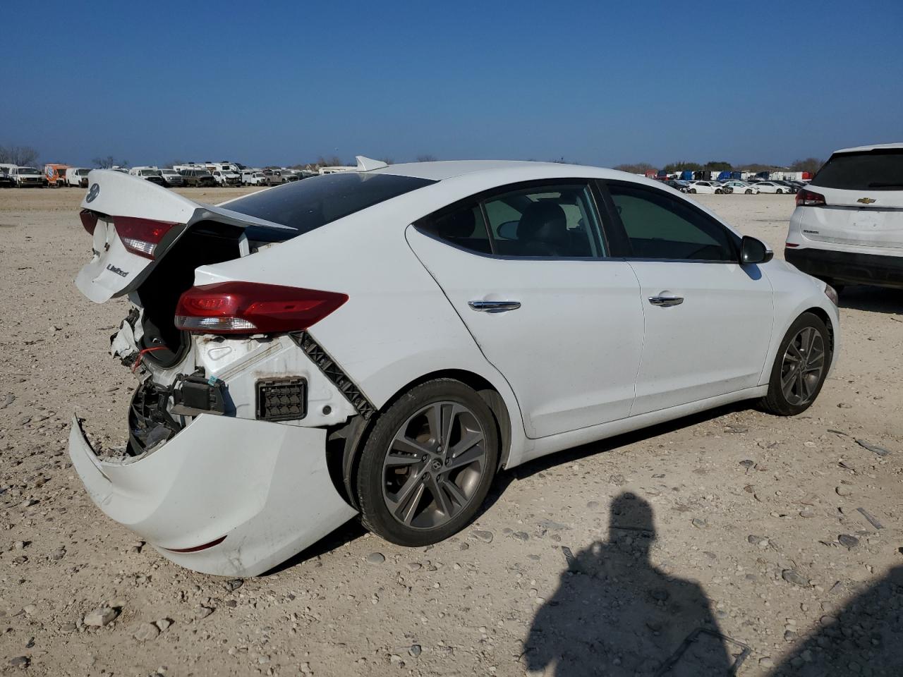 2017 Hyundai Elantra - Image 3