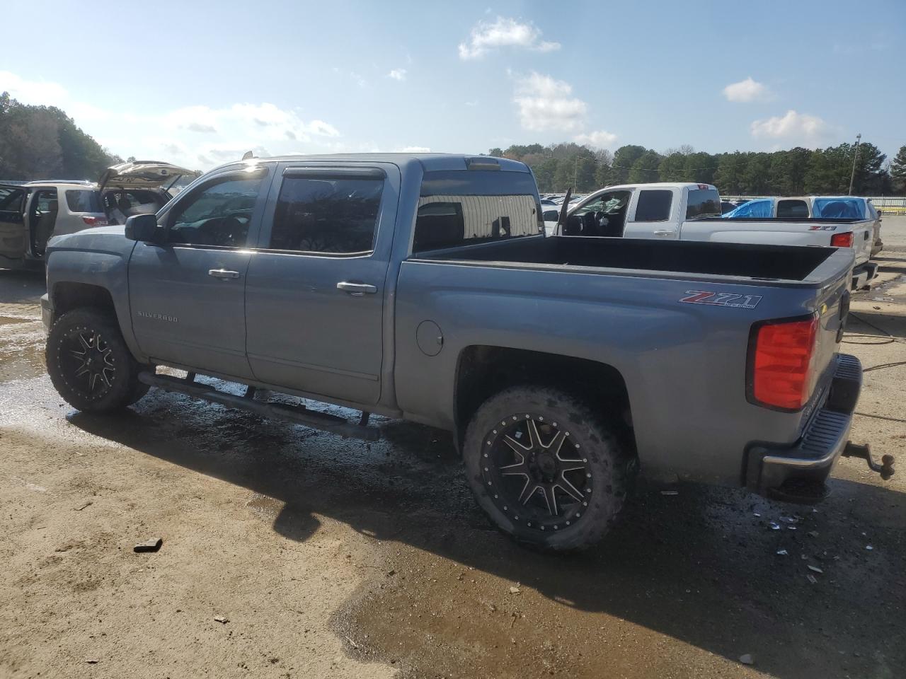 2015 Chevrolet Silverado - Image 2