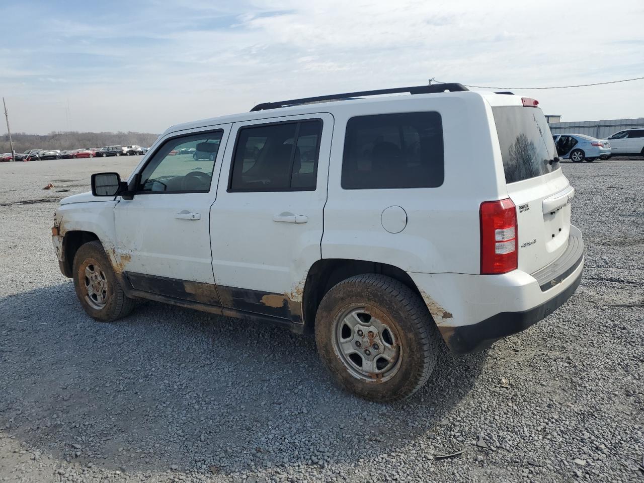 2016 Jeep Liberty (Patriot) - Image 2