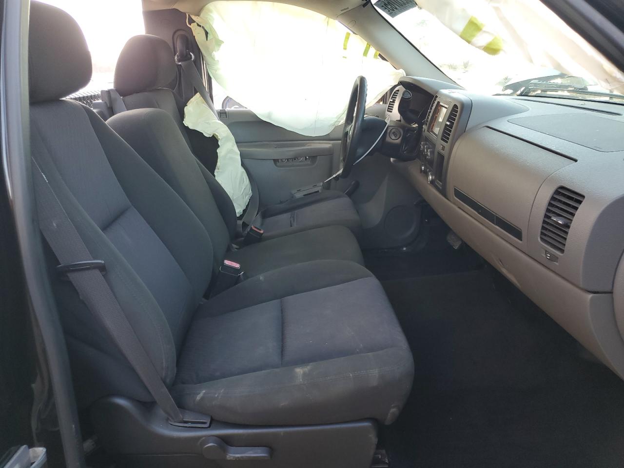 2011 Chevrolet Silverado - Image 7