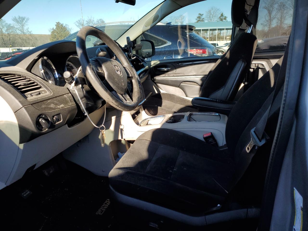 2016 Dodge Caravan - Image 7