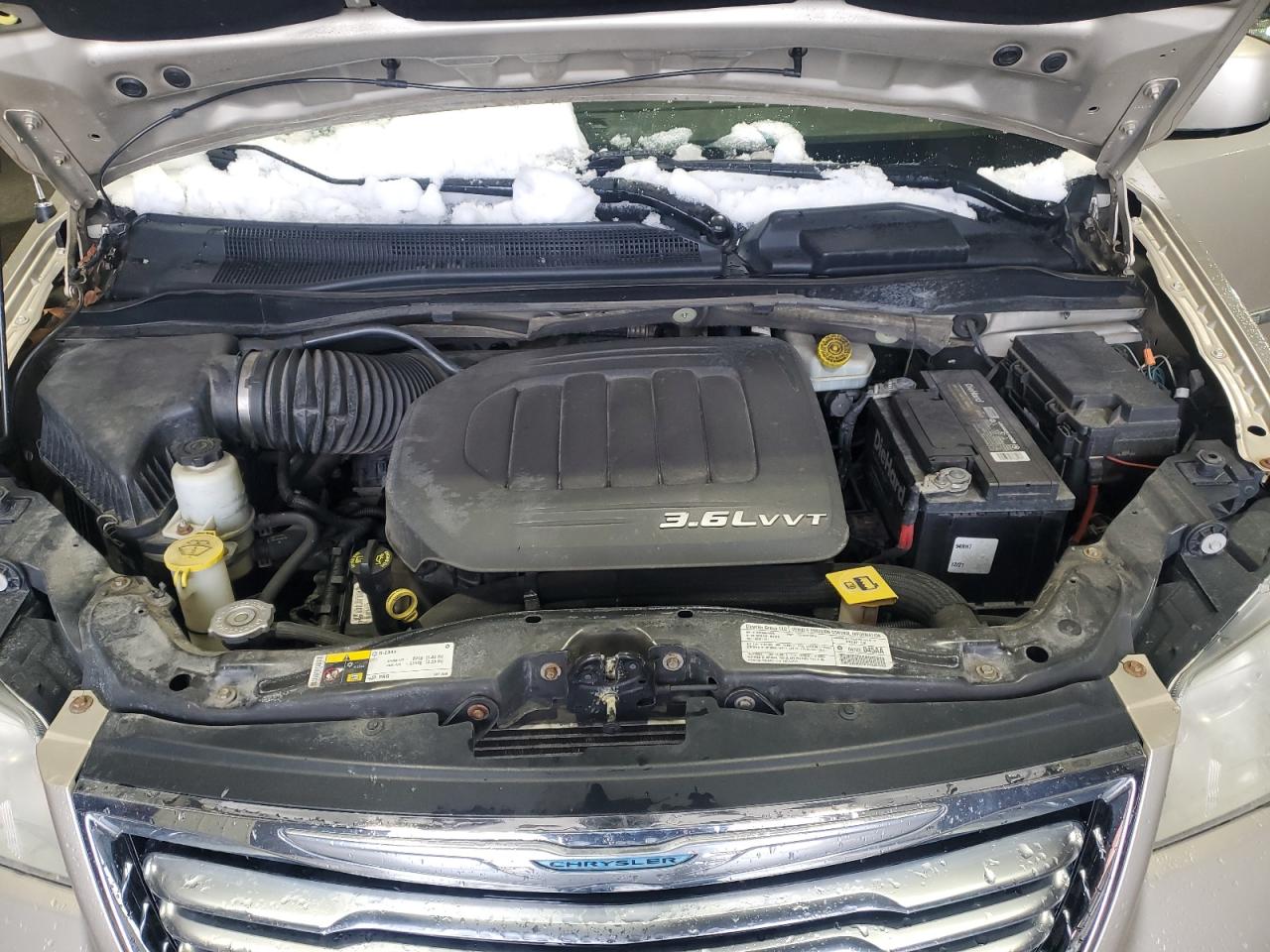 2013 Chrysler Town & Country - Image 13