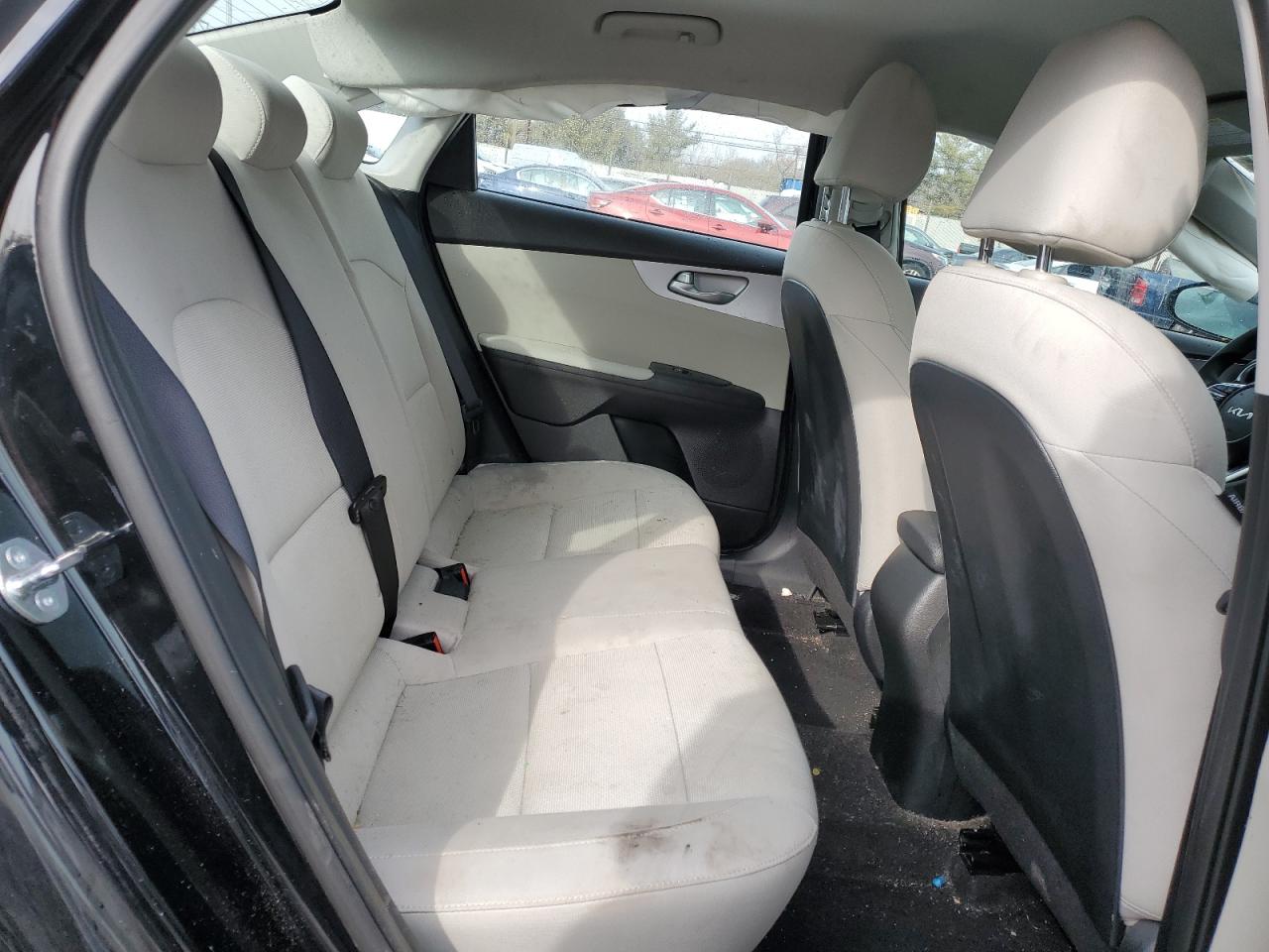 2023 Kia Forte - Image 10