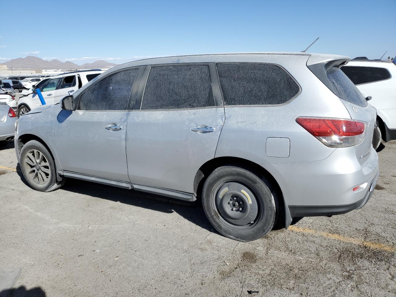 2013 Nissan Pathfinder - Image 2