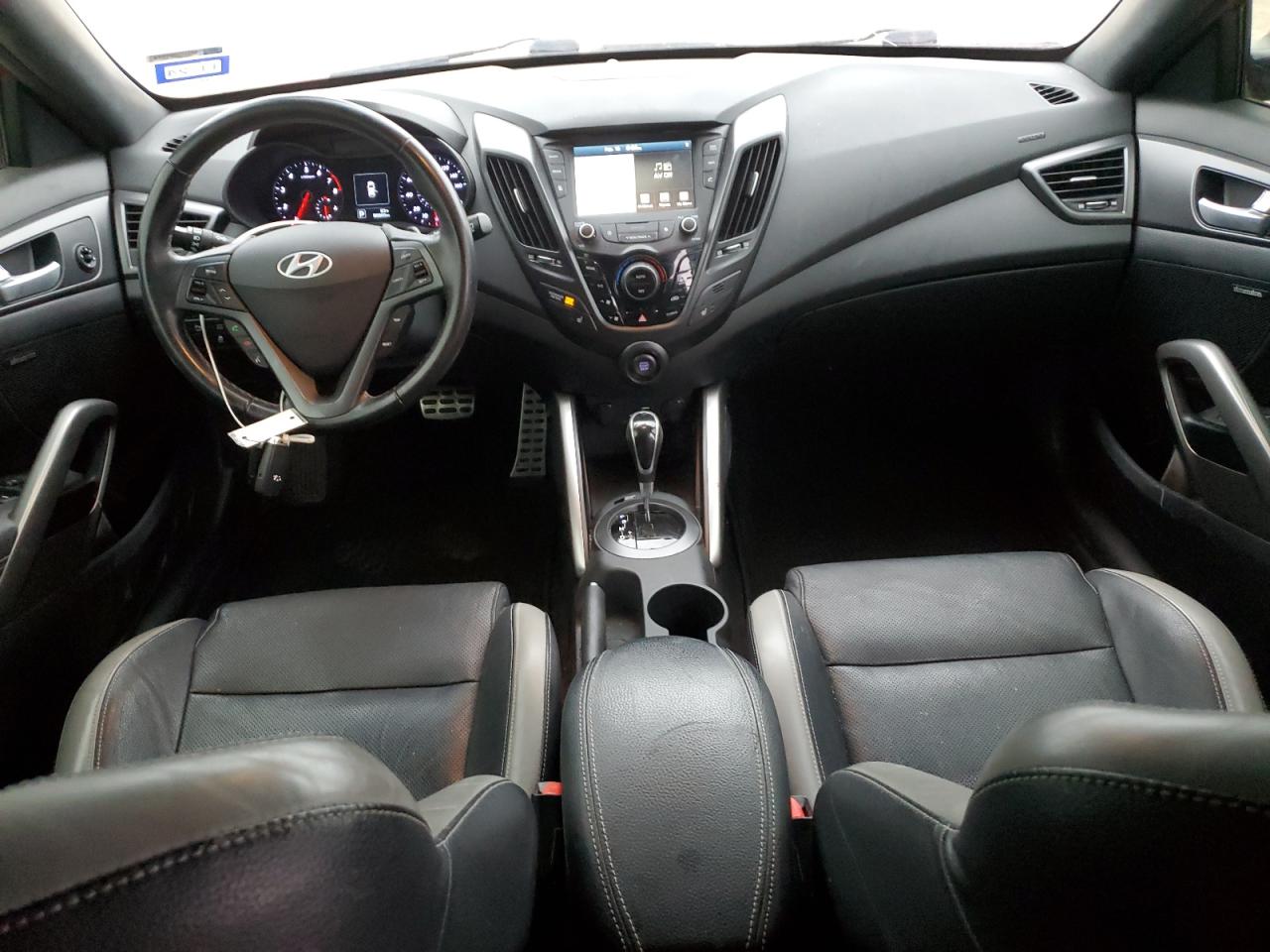 2016 Hyundai Veloster - Image 8