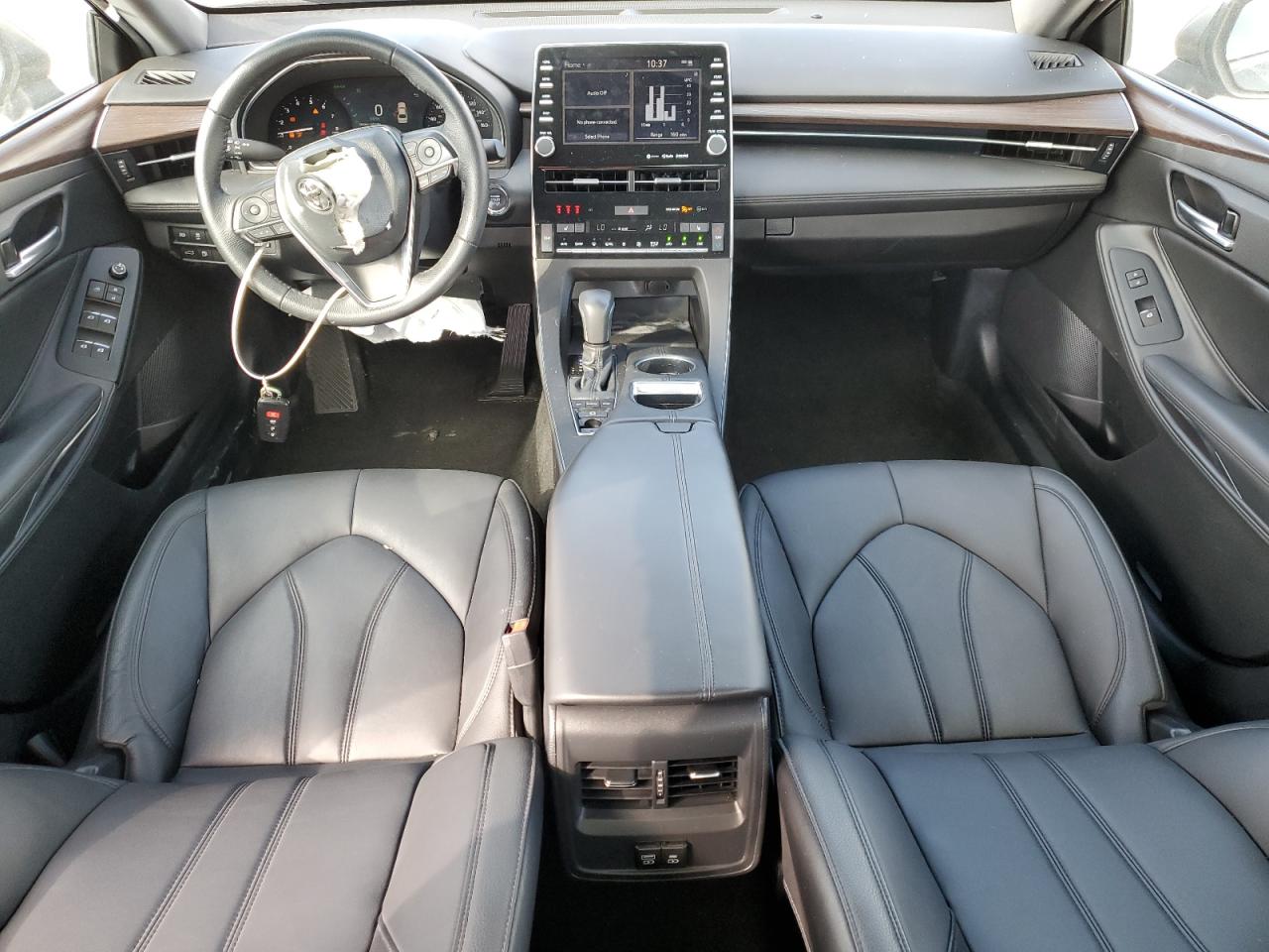 2022 Toyota Avalon - Image 8