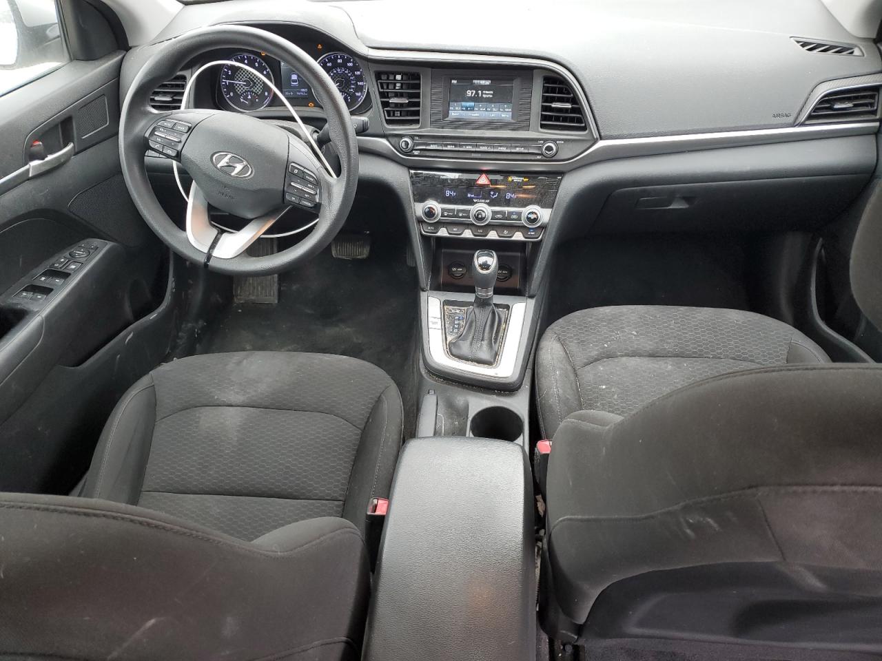 2020 Hyundai Elantra - Image 8