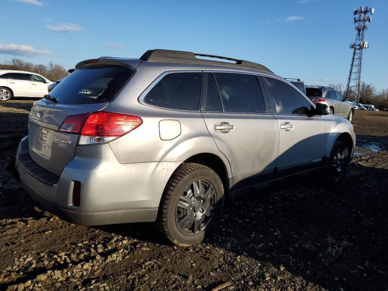 2010 Subaru Outback - Image 3