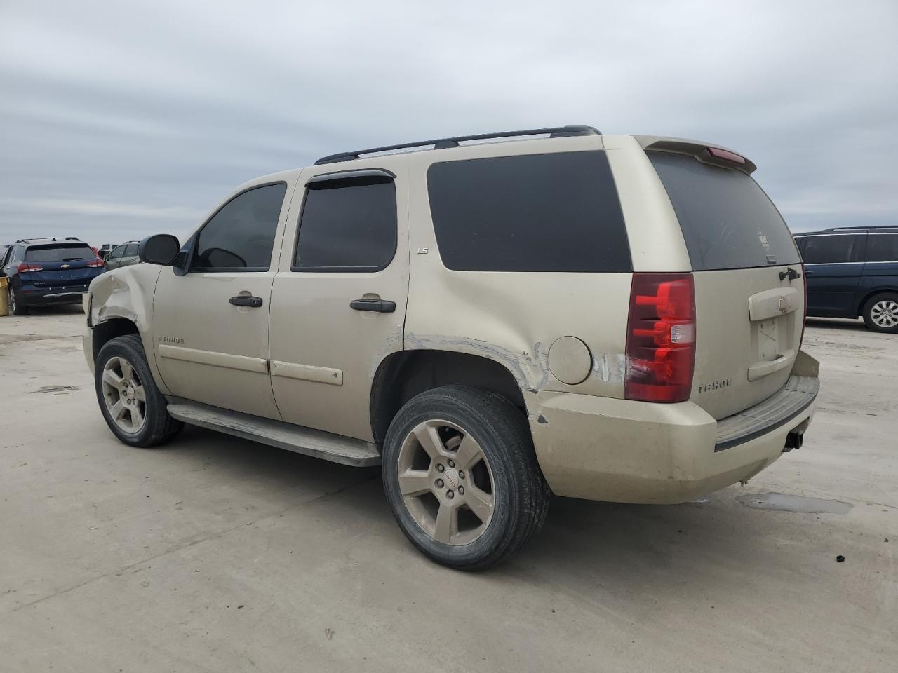 2007 Chevrolet Tahoe - Image 2