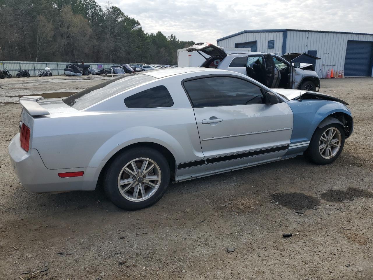 2007 Ford Mustang - Image 3