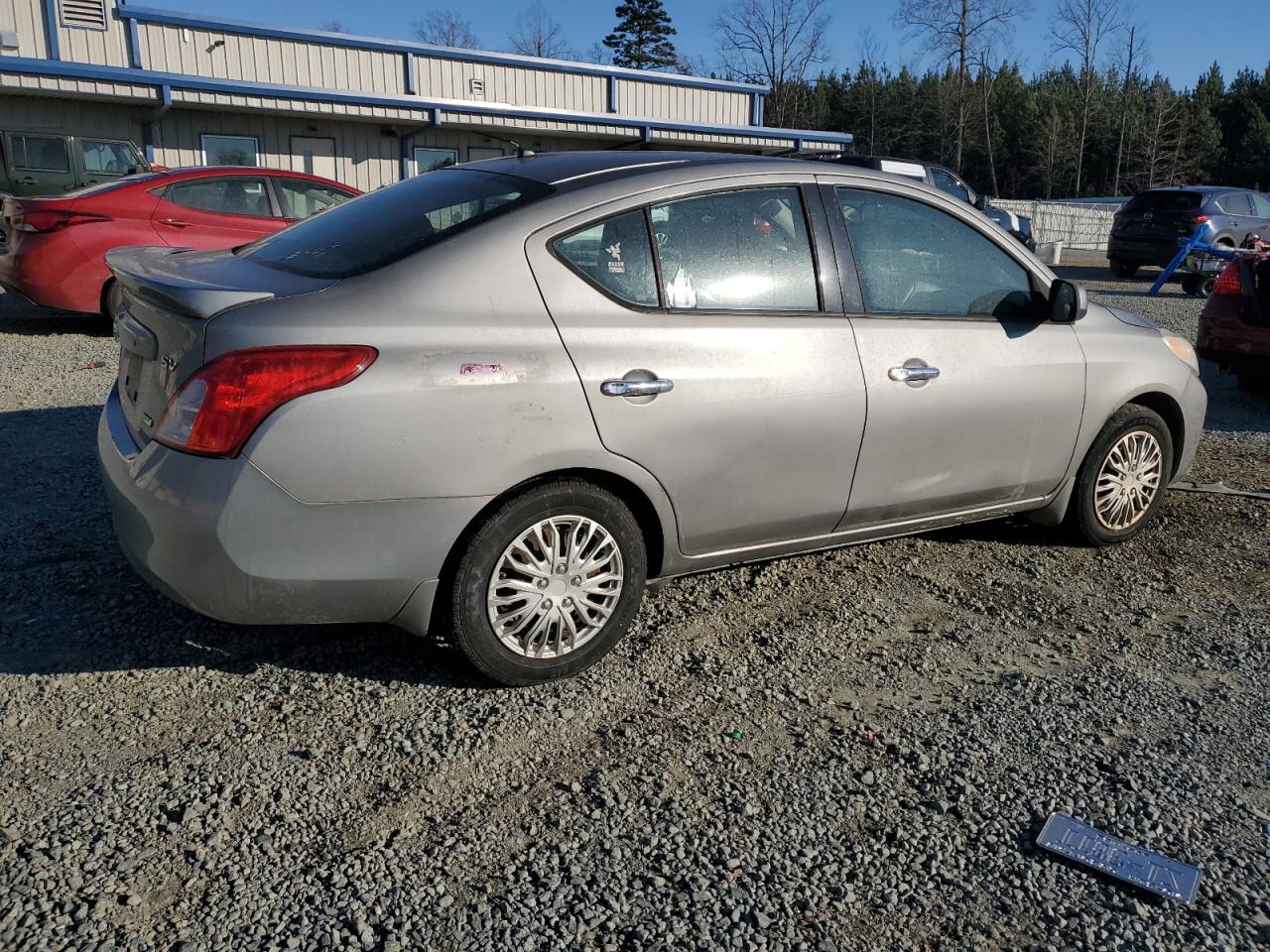 2014 Nissan Versa - Image 3
