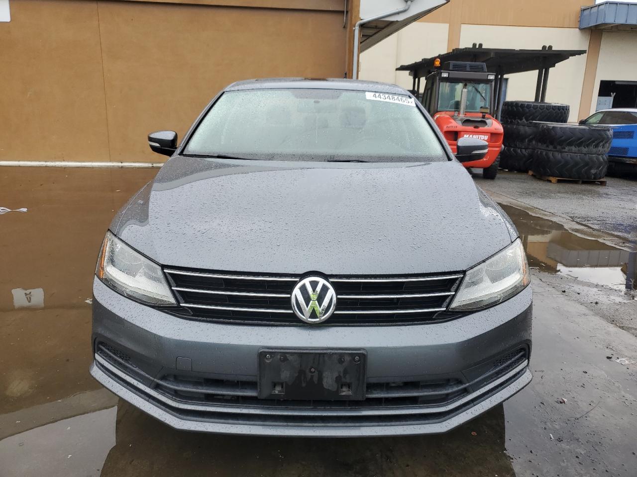 2017 Volkswagen Jetta - Image 5