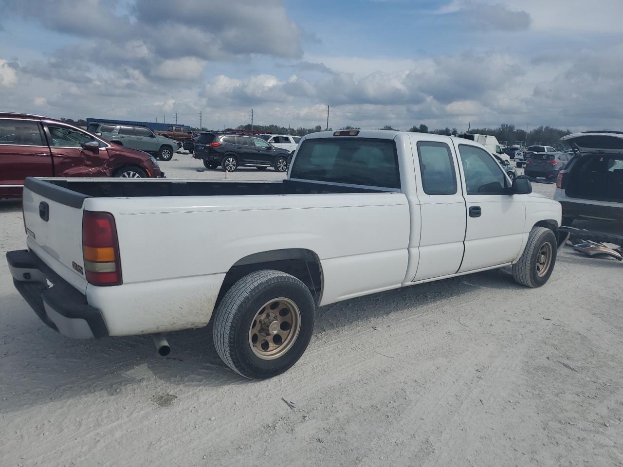 2002 GMC Sierra - Image 3