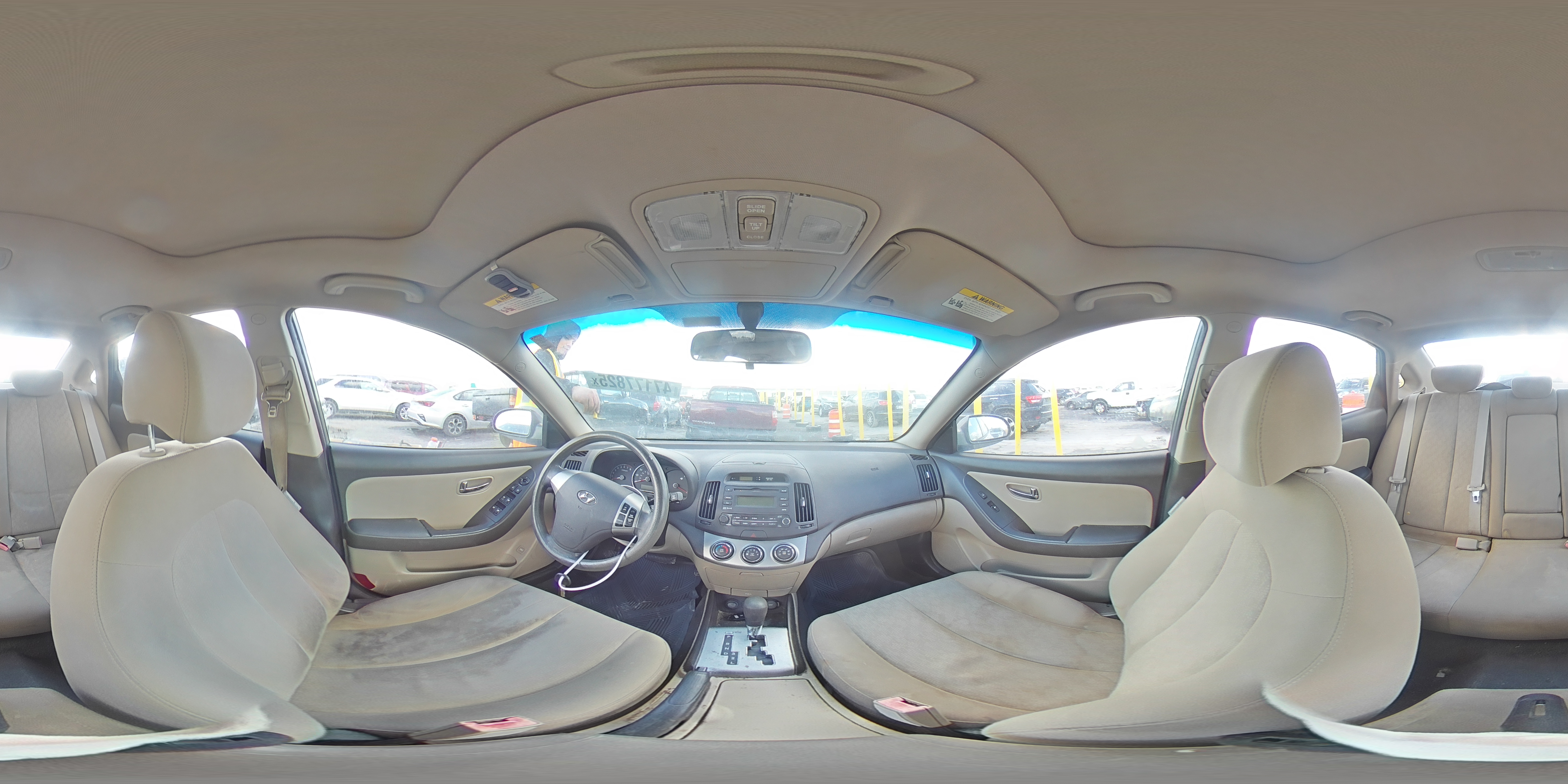 2010 Hyundai Elantra - Image 13