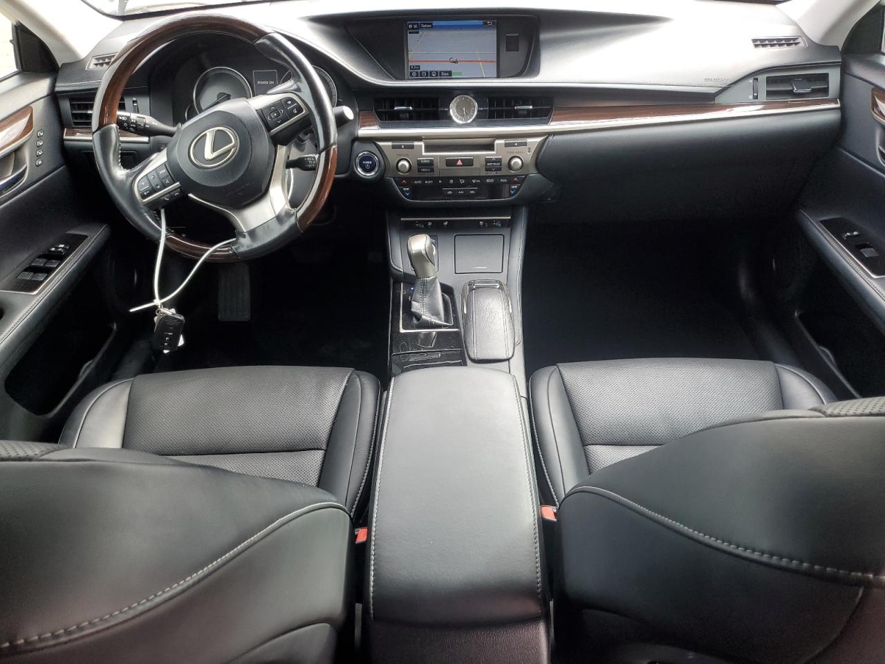 2016 Lexus ES - Image 8