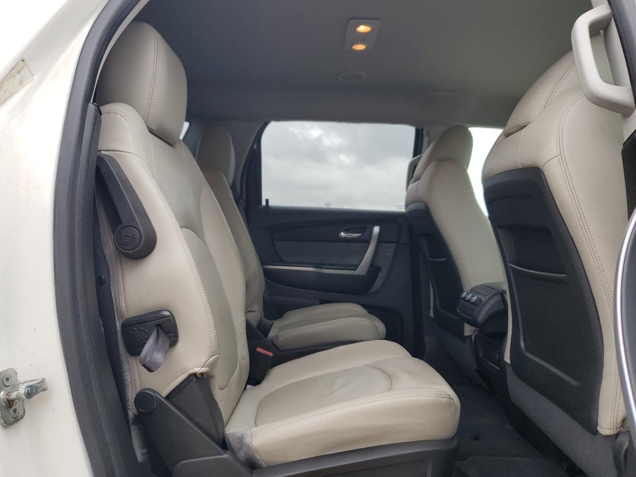 2012 GMC Acadia - Image 11